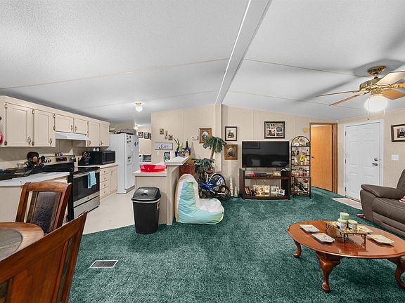 5th image of 783 Deerwood Ave