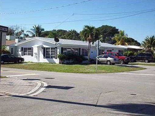 1st image of 1098 NE 37th St