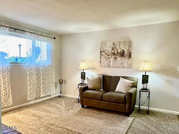 4th image of 1225 Carriage Cir APT 101