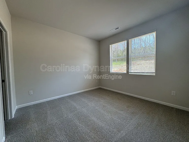 106 Titanium Dr — Photo 17