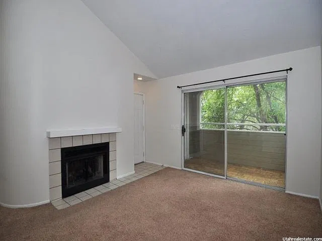 2 bed, 878 sqft, $1,500 — Photo 3