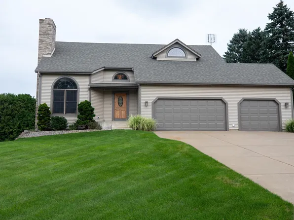 17979 Williamsburg Dr, Granger, IN 46530