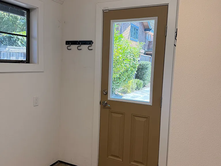 1906 Diamond Ct — Photo 32