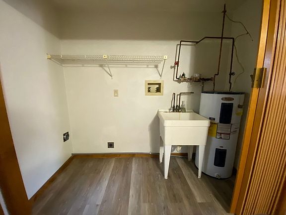 4th image of 119 Edgewater Vlg #13