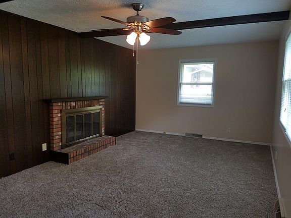 Sitting Room with Fireplace
