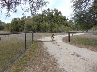 381 Camino Primero, Leakey, TX 78873