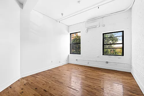 239 Banker St #2M Photo 1