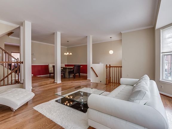 3rd image of 20894 Derrydale Sq