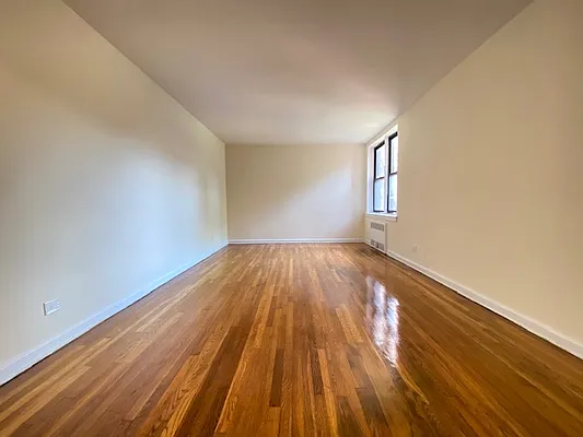 Rented by Queens Apartments Realty LLC | media 3