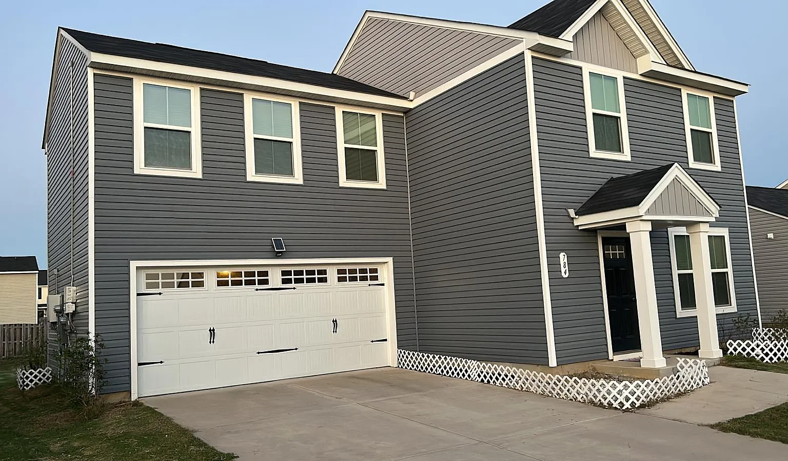 784 Phipps Ln — Photo 3