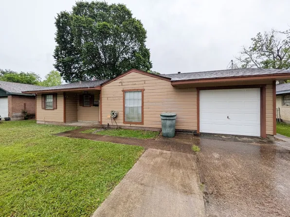 9225 Shepherd Dr, Beaumont, TX 77707