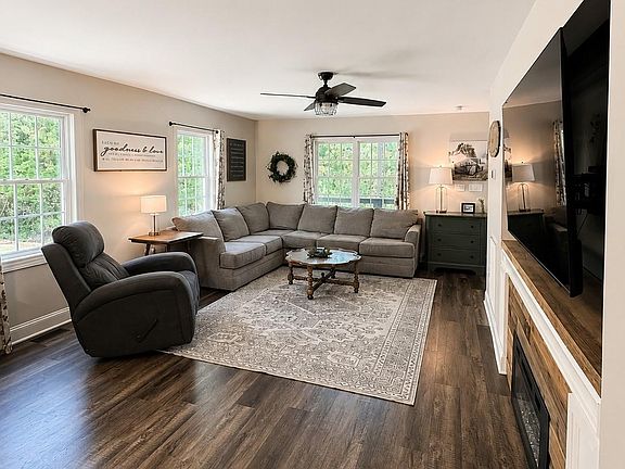 5th image of 4001 Shelley Rd