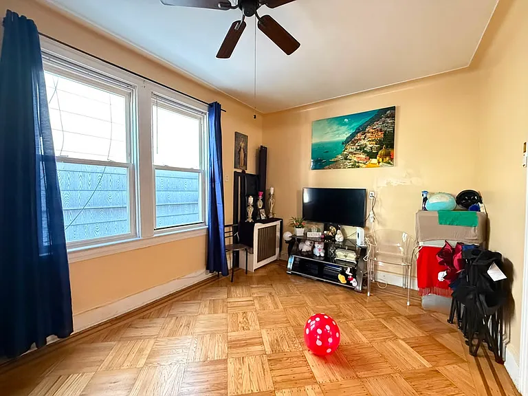 6715 73rd Pl #2R — Photo 2
