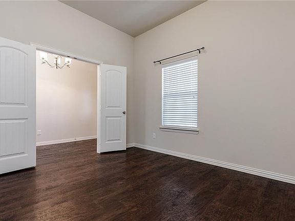 3rd image of 5204 Datewood Ln