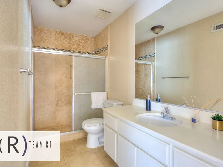 555 Azusa Ave #32 — Photo 20