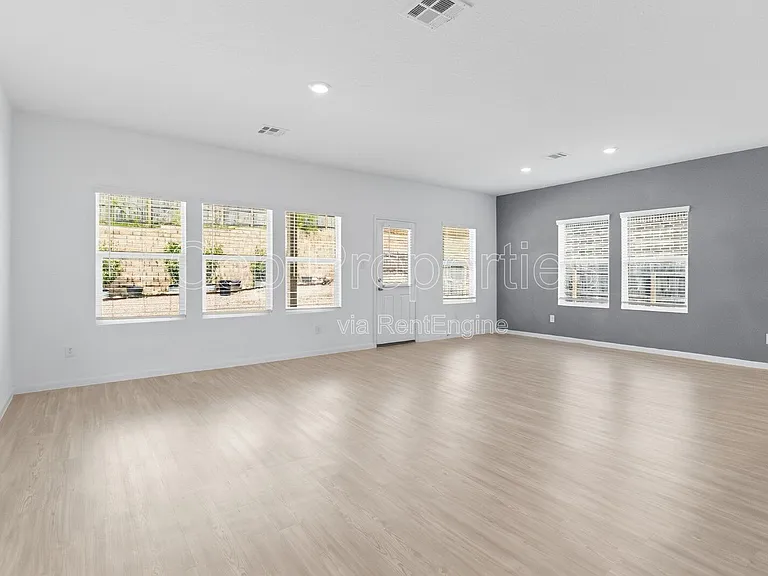 31821 Nimbus Dr — Photo 5