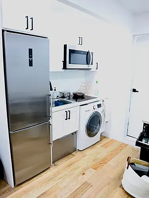 Rented by Voro, LLC | media 12