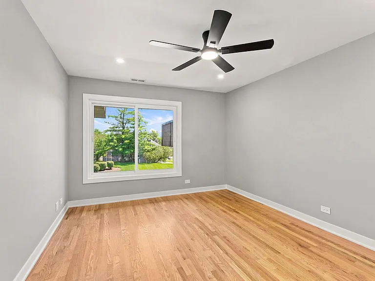 1365 N Sterling Ave #208B — Photo 7