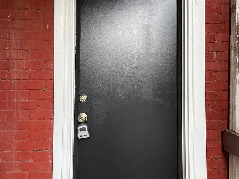 136 East 4th — Photo 2