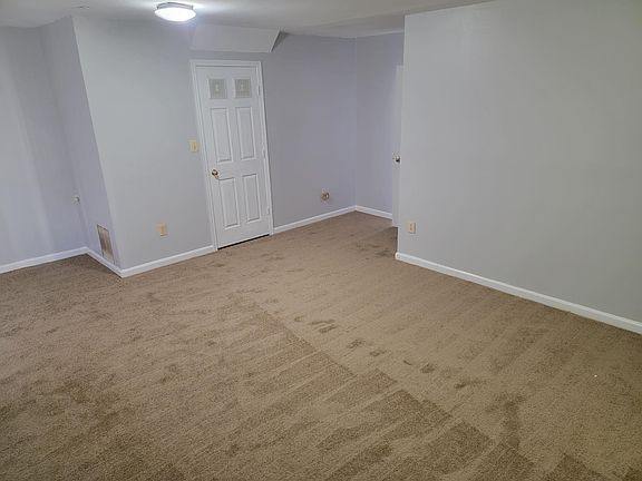 3rd image of 115 Pinecove Ct