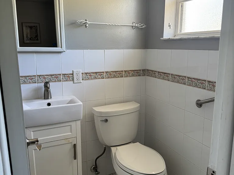1790 Russell Dr N — Photo 18