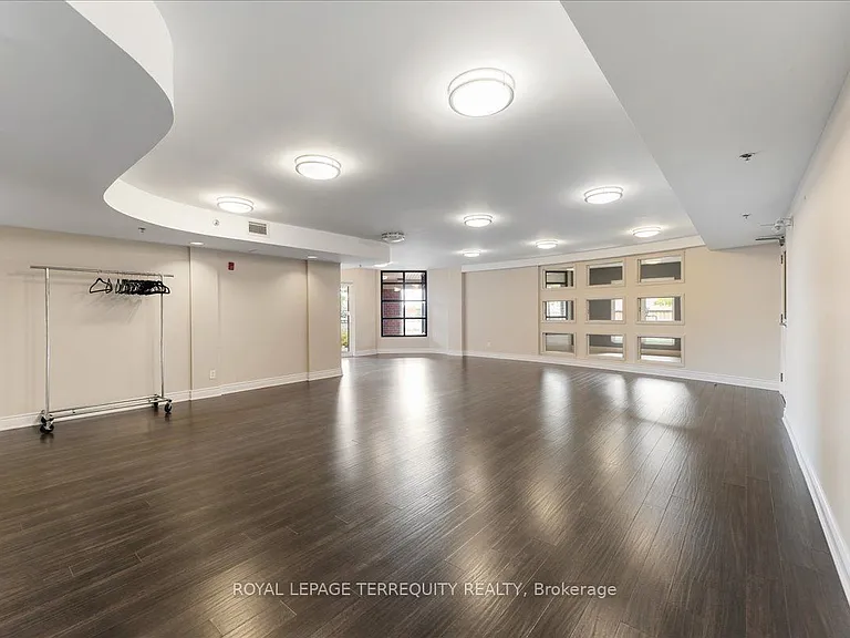 3070 Rotary Way #402 — Photo 2