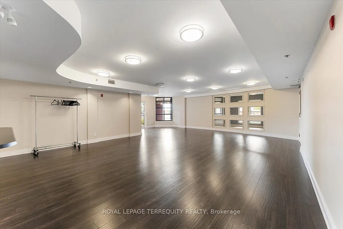 Building Photo - 3070 Rotary Way #402