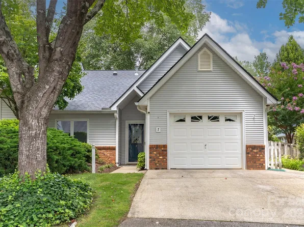 7 Silver Pl, Black Mountain, NC 28711