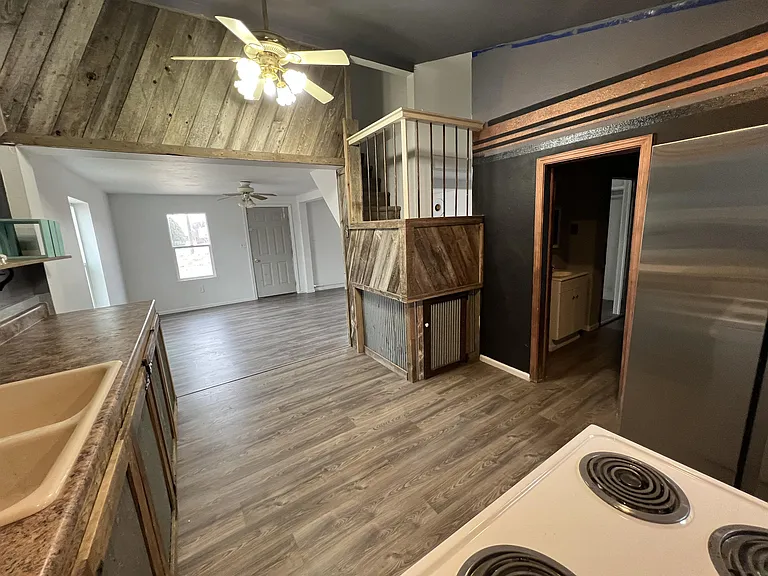 620 Hospital Rd — Photo 13