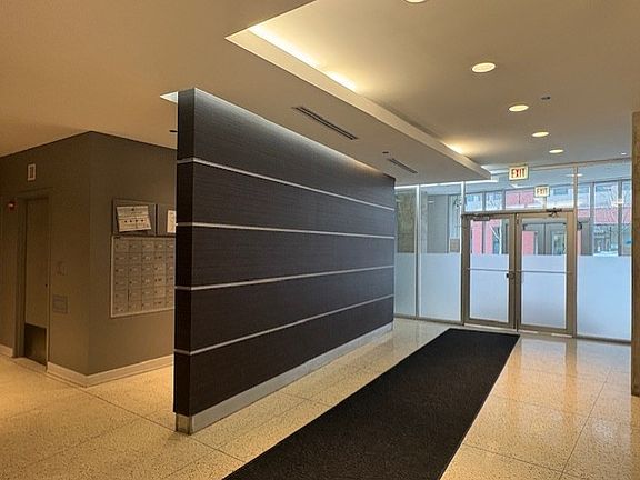 2nd image of 1000 W Leland Ave #12BC
