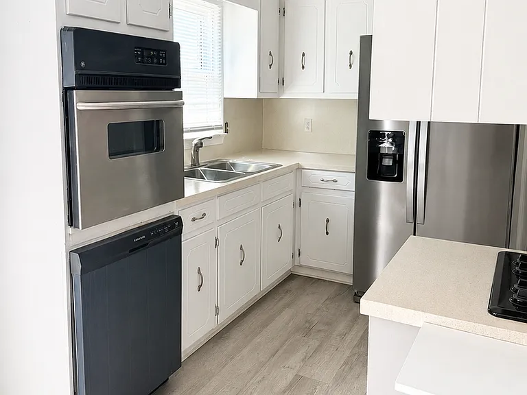 152 Leonard Dr — Photo 3