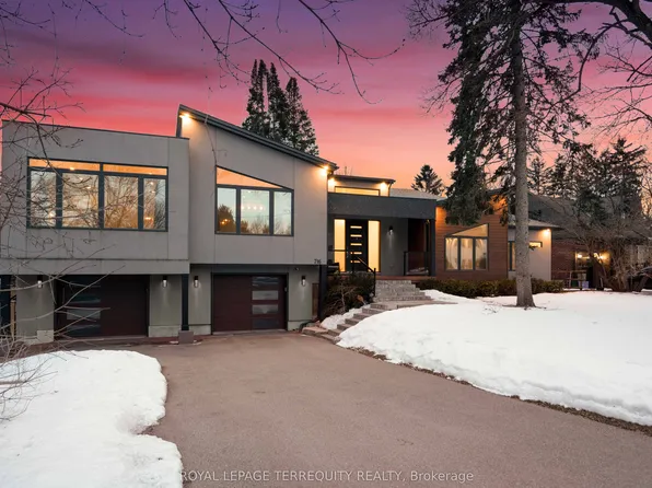 716 N Shore Blvd E, Burlington, ON L7T 1X6