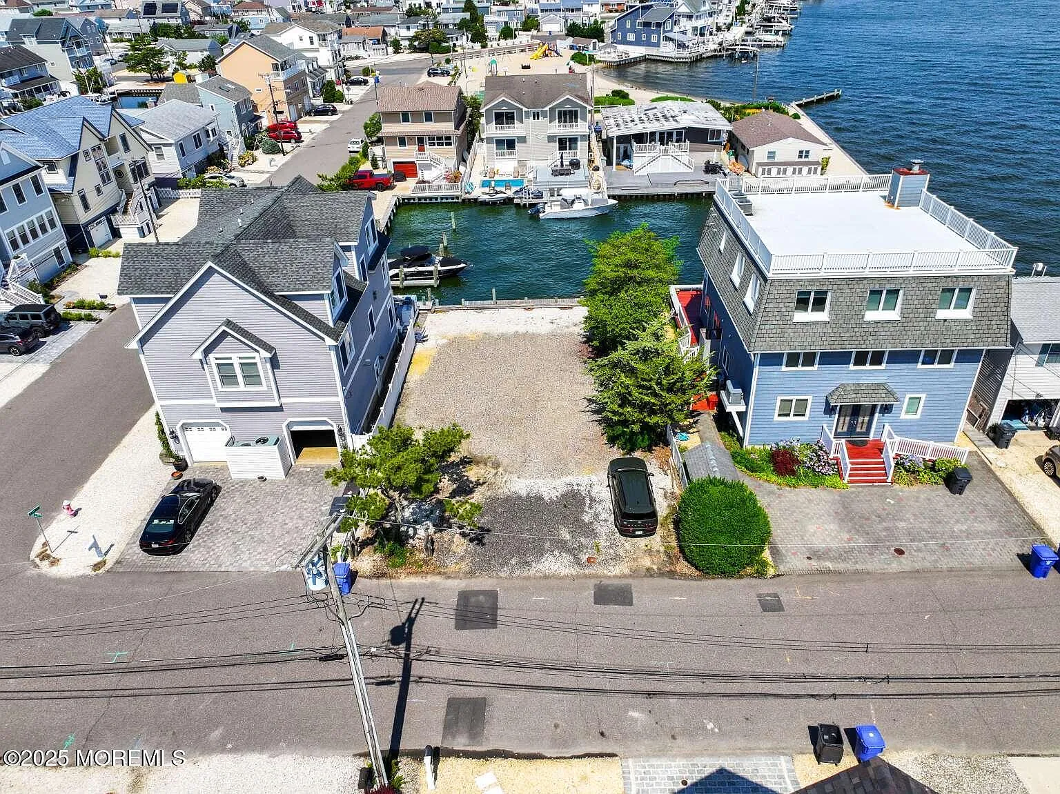 427 Delray Drive photo 1