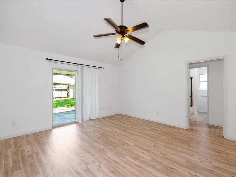 1 Ollerton Dr — Photo 12