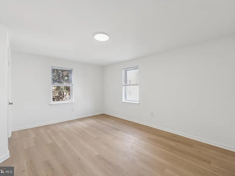 1626 N 17th St #302 — Photo 3