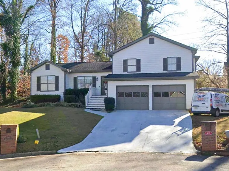 460 River Overlook Dr — Photo 3
