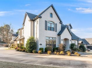 2897 N Chapel View Dr, Fayetteville, AR 72703