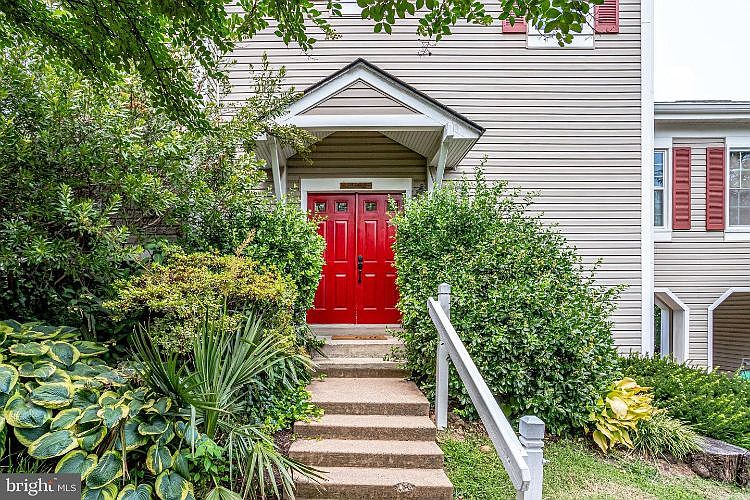 1st image of 2921 S Woodstock St #4
