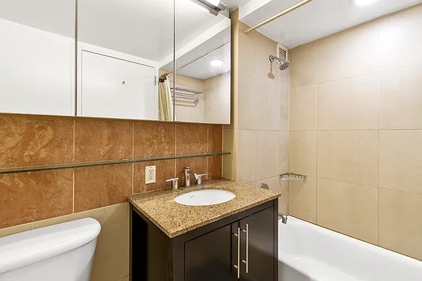 Rented by Douglas Elliman | media 4