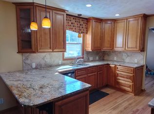 635 S 214th St, Elkhorn, NE 68022