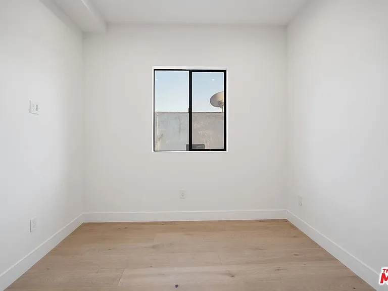 735 N Gramercy Pl — Photo 11