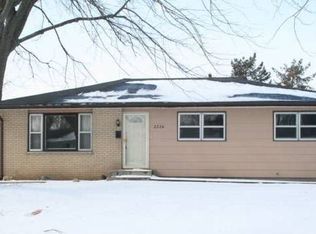2224 Pioneer Rd, Janesville, WI 53546