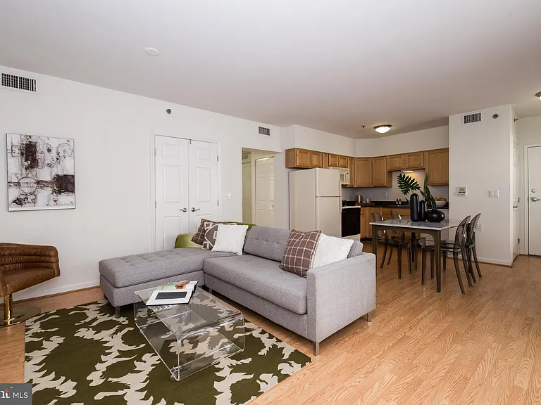 1030 N 2nd St #203 — Photo 15