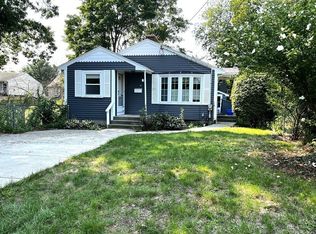 8 Burrill St, Walpole, MA 02081