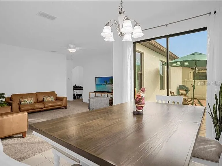 1020 Umbria Ln — Photo 6