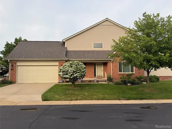 3721 Knightbridge Cir #44, Sterling Heights, MI 48314