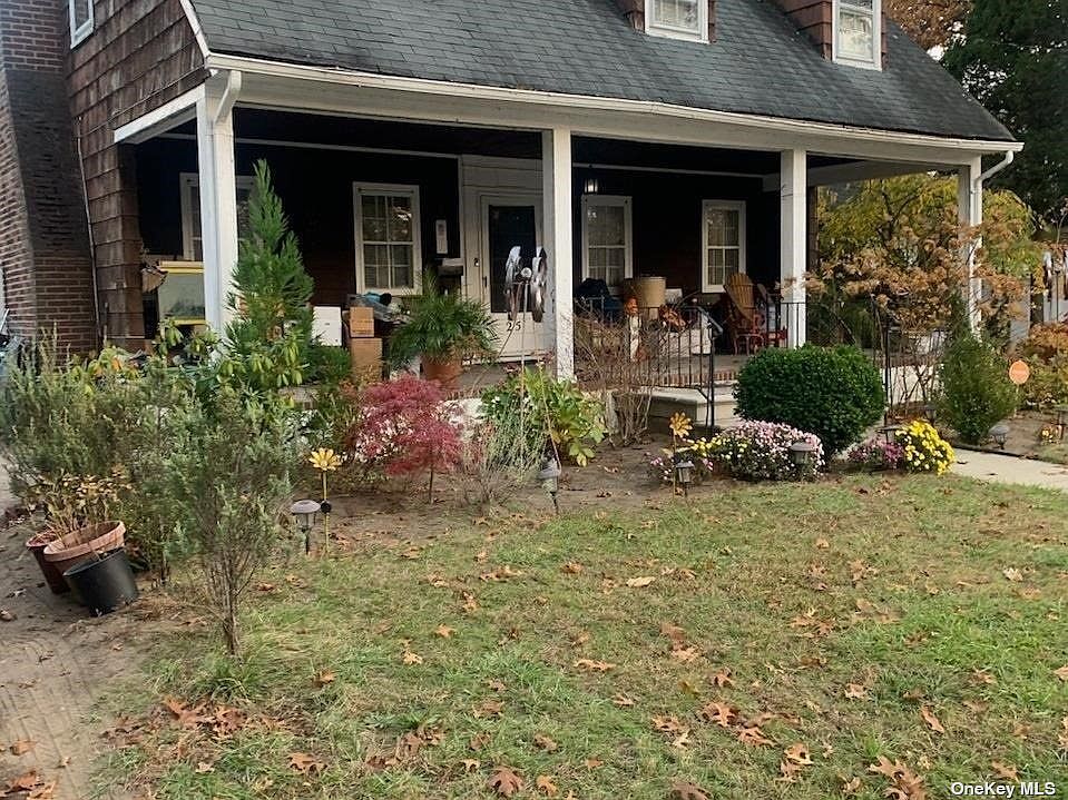 25 Langdon Boulevard, Rockville Centre, NY 11570 Zillow