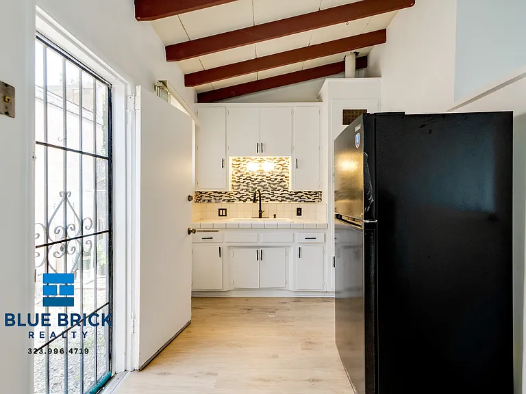 7910 Willis Ave #4 — Photo 2