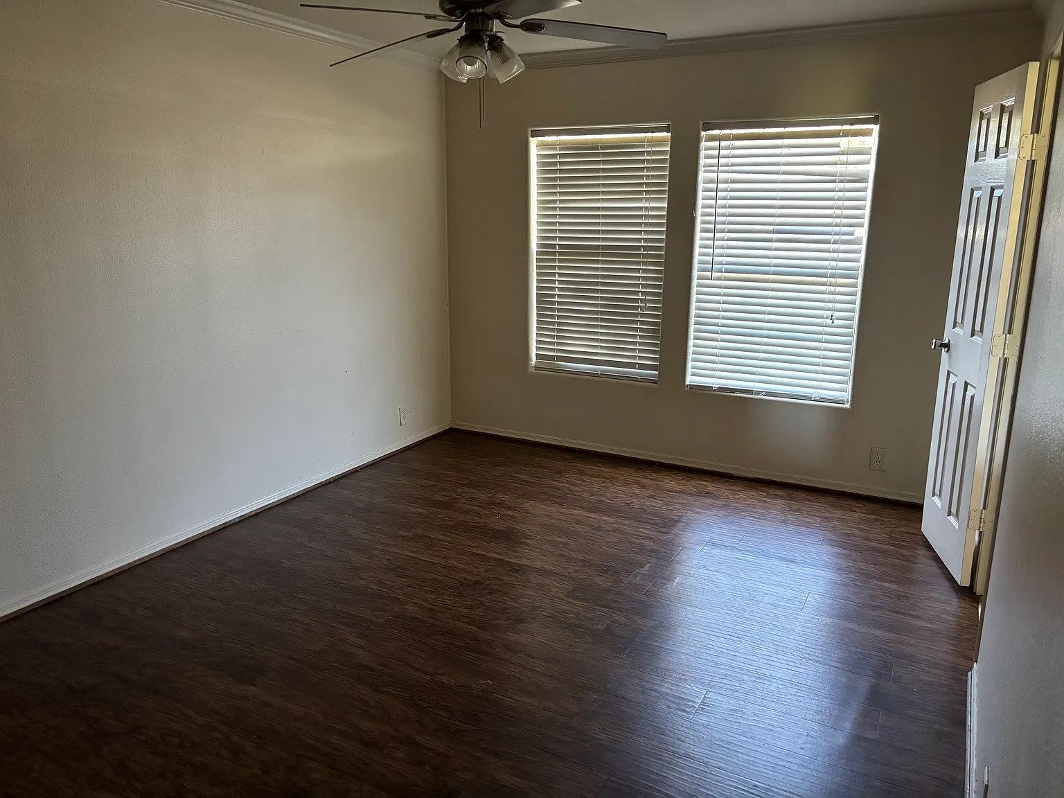 3 bed, 1400 sqft, $1,400 — Photo 2