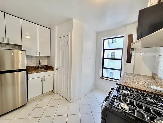 Rented by Douglas Elliman | media 3